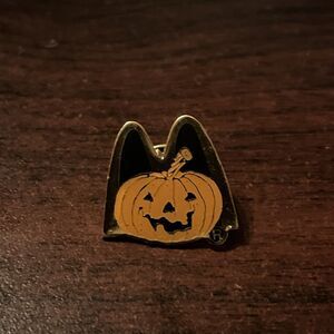 McDonald’s McBoo Halloween‎ Pumpkin Employee Lapel Hat Pin